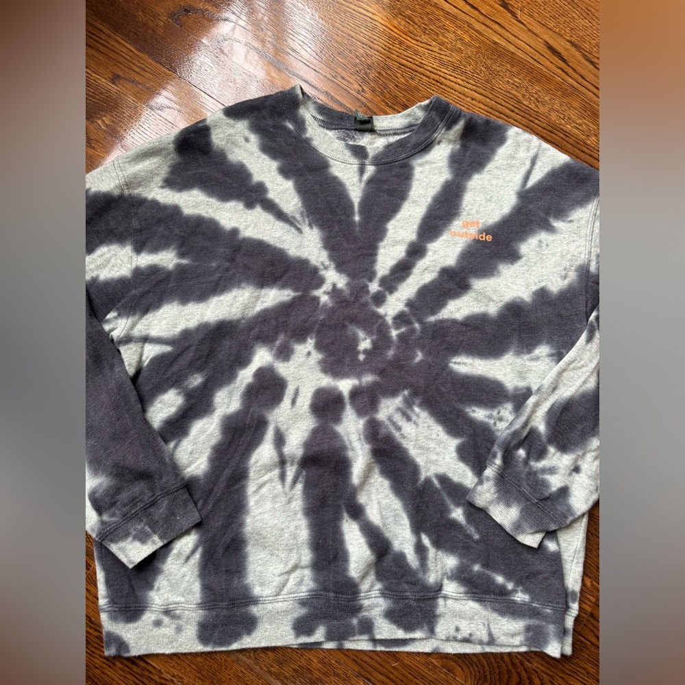 Medium wild fable “get outside” pull over